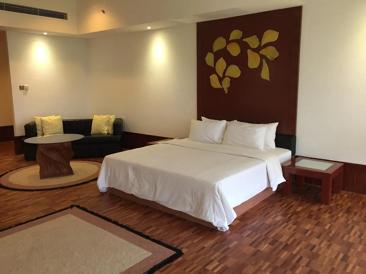 Austin Heights Golf & Hotel Resort Johor Bahru 3*,